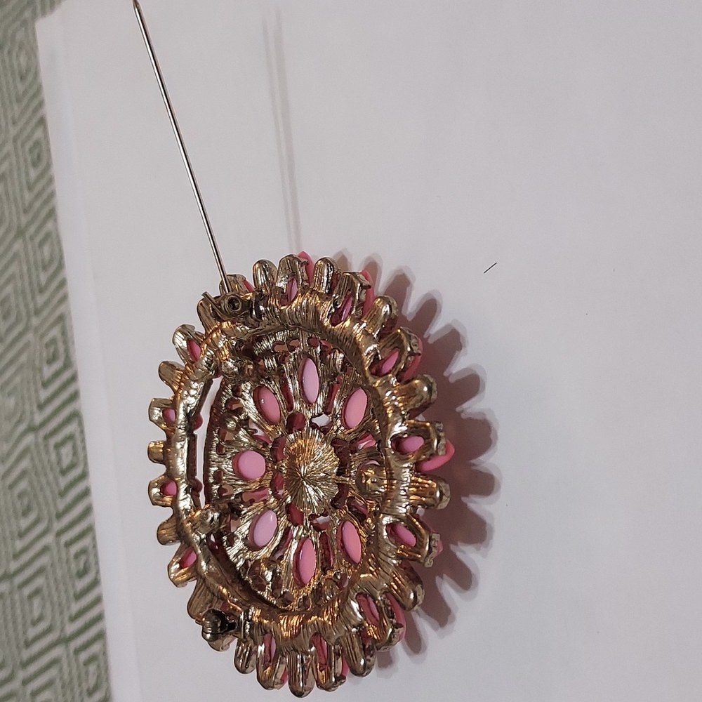 Pink Brooch - Picture 3 of 3